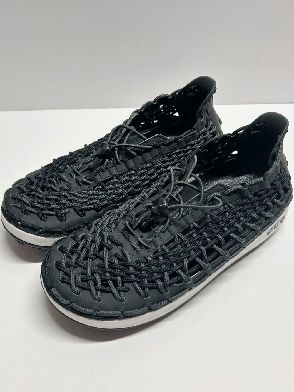 Nike Women's Black Woven Athletic Slip-On Shoes